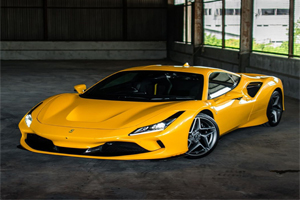 Ferrari F8 Tributo Giallo Triplo Strato on Nero